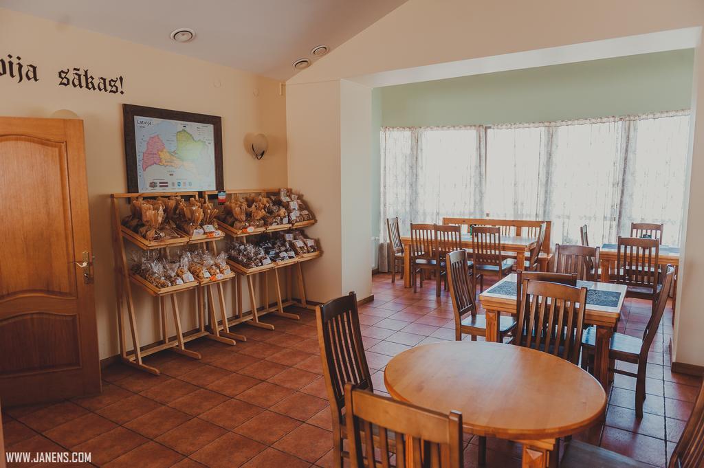 Rudzupukes Hotel Svente Luaran gambar